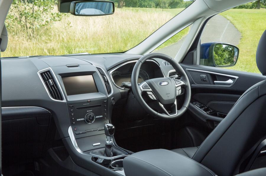  Ford S-Max 2015 года  (UK) (фото 6 из 10)